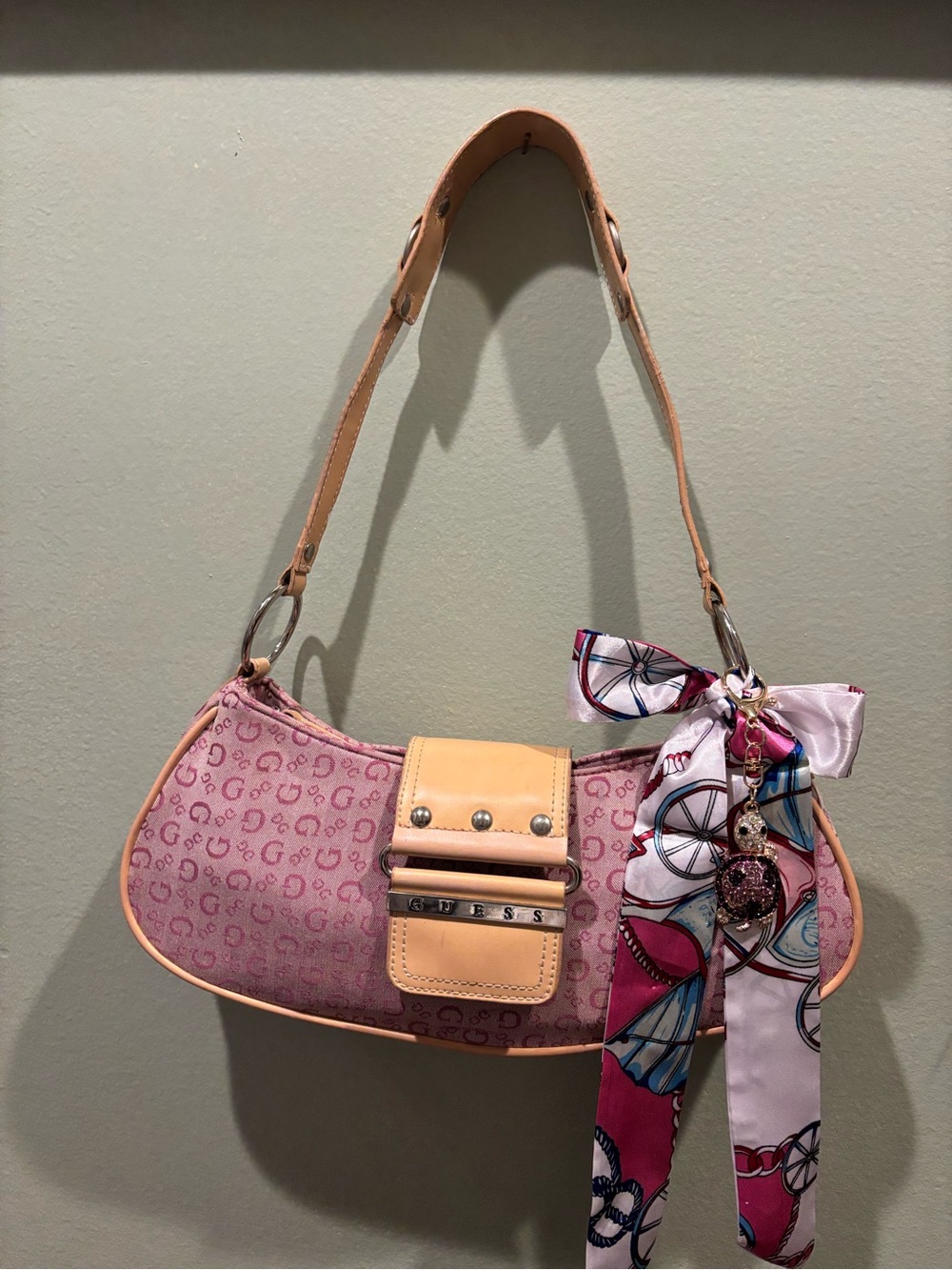 GUESS Y2K Vintage Logo-Print Shoulder Bag